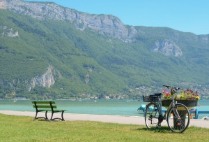 Pralets-lac-annecy-velo